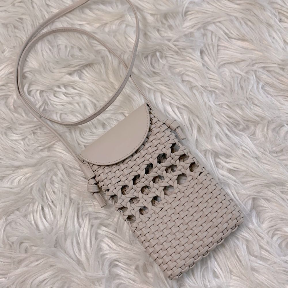 H&M HM Women’s Beige Small Smart Phone Crossbody Bag snap closure One Size